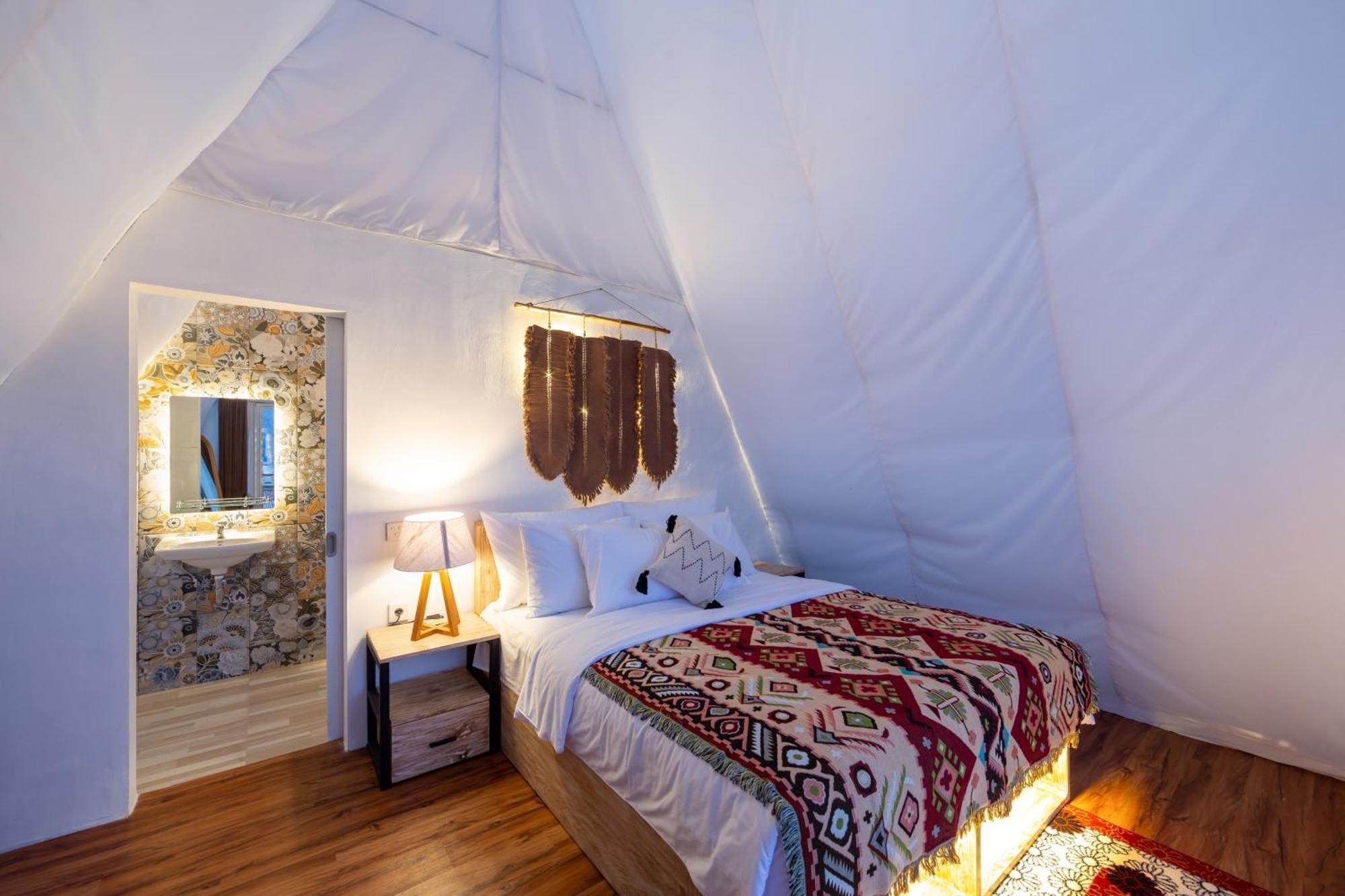 The Dewi Kintamani Luxury Glamping And Natural Hotspring Exterior photo