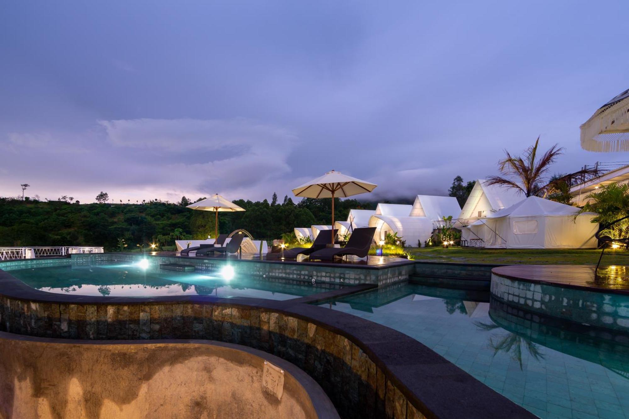The Dewi Kintamani Luxury Glamping And Natural Hotspring Exterior photo