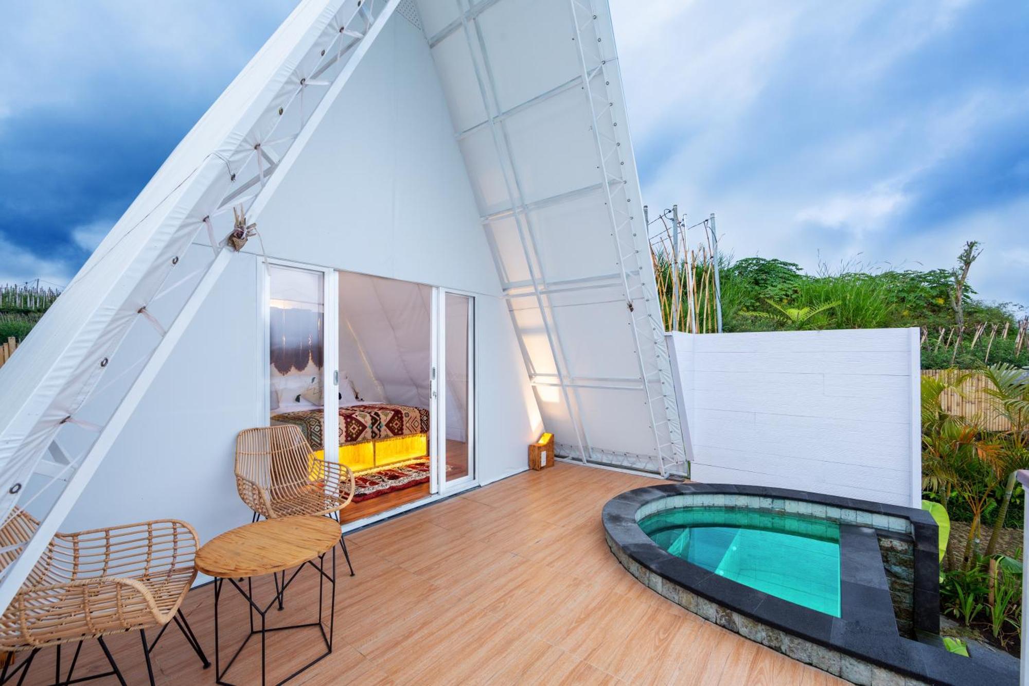 The Dewi Kintamani Luxury Glamping And Natural Hotspring Exterior photo