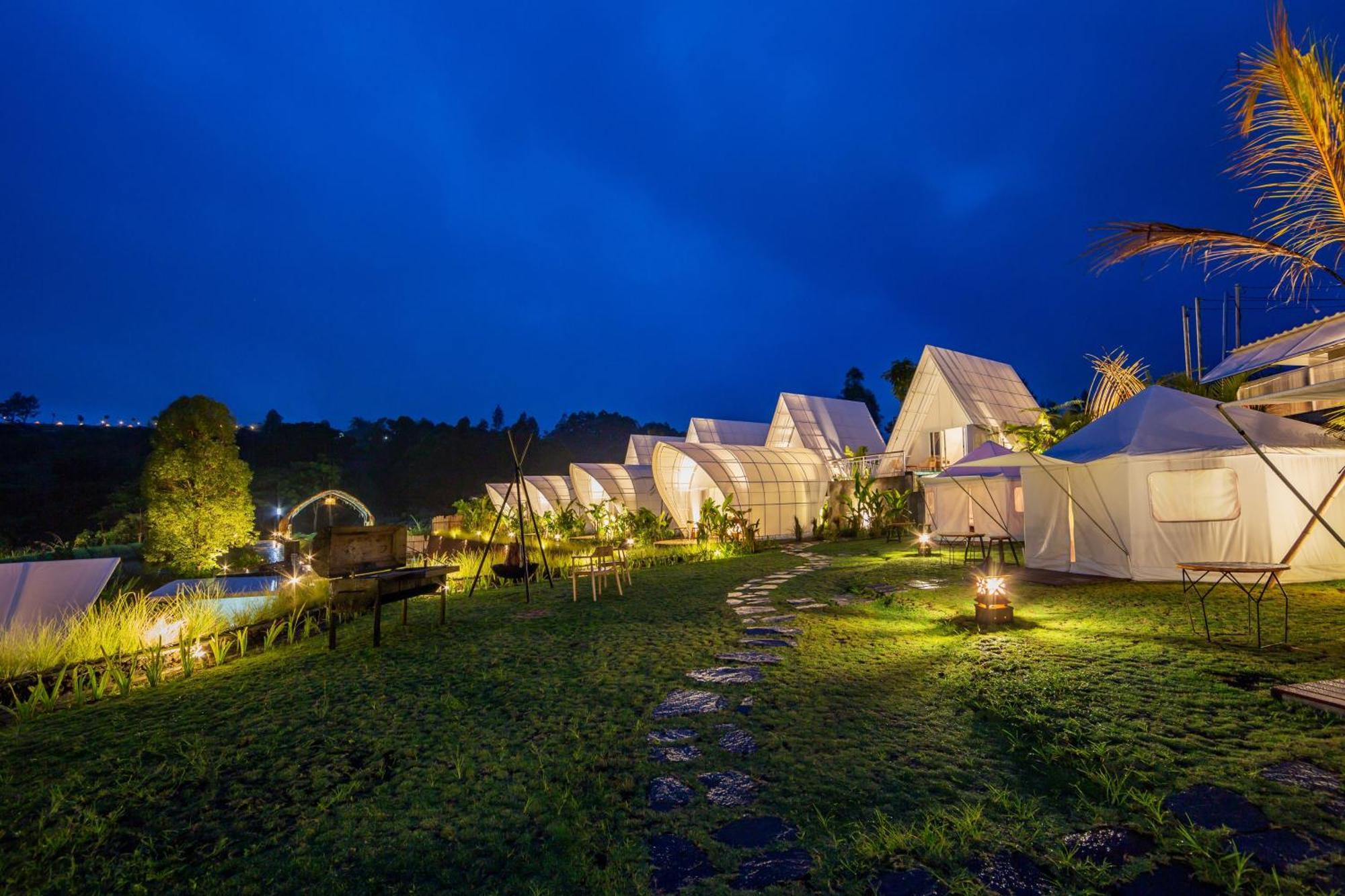 The Dewi Kintamani Luxury Glamping And Natural Hotspring Exterior photo
